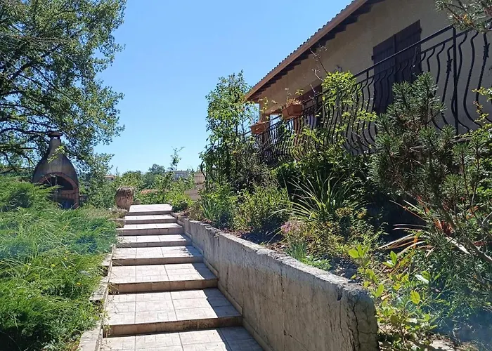 Charmante Maison Familiale A Realmont-tarn